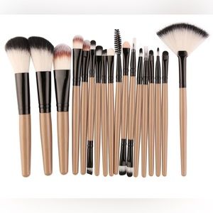 NWT Makeup Brushes